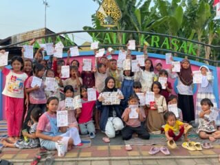 Mahasiswa KKN Undip Hadirkan Booklet “Ekonomi untuk Semua” sebagai Media Literasi Ekonomi di Pojok Edukasi Desa Tegalsari