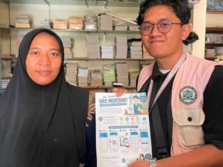 Mahasiswa KKN Sosialisasikan Pencegahan Penipuan Transaksi QRIS melalui GoPay Merchant kepada Pelaku UMKM