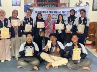 Cegah Stunting, Mahasiswa KKN Undip Edukasi Ibu dan Salurkan PMT di Desa Wonokerso