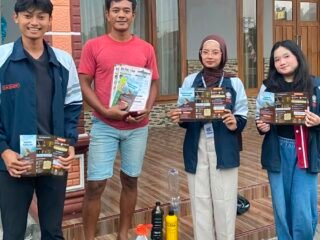 Mahasiswa KKN Undip Ubah Air Limbah Budidaya Lele Desa Tanjung Menjadi Pupuk Organik Cair