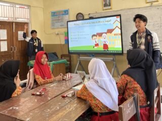 Edukasi Pelayanan Publik Sejak Dini, Mahasiswa KKN-R Tim II UNDIP Edukasi Pelayanan Publik di SDN Duyungan 2