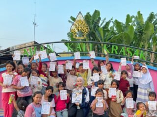 Bukan Sekadar Ruang Baca, Mahasiswa KKN-R UNDIP Perkuat Tata Kelola Pojok Edukasi Desa Tegalsari