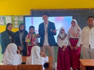 Mahasiswa KKN Undip Berikan Edukasi Pemanfaatan AI Sebagai Media Belajar yang Adaptif di SDN 1 dan 2 Ngaren Klaten