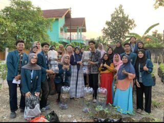 Ubah Sampah Menjadi Berkah, Mahasiswa KKN Undip Edukasi Warga Desa Bentak Melalui Program Komposting Berbasis Komposter Sederhana
