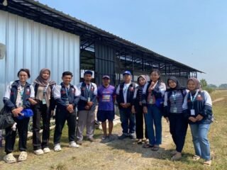 Dorong Ekonomi Lokal, KKN Tim II Undip Rumuskan Alternatif Kebijakan Kemitraan BUMDes Peternakan Telur Ayam dan UMKM di Desa Gringging