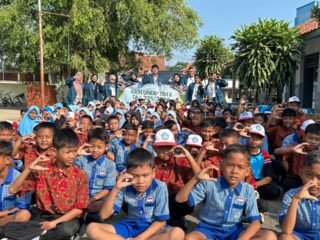 Edukasi Kesiapsiagaan Bencana Alam Sejak Dini, Mahasiswa KKN Undip Ajak Siswa SD Negeri 01 Cibiyuk dan SD Negeri 02 Cibiyuk 
