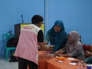 Mahasiswa KKN UNNES Giat 16 Kesehatan Hadirkan Taman Baskara dan Inovasi Permen Jelly TOGA di Kelurahan Wulung