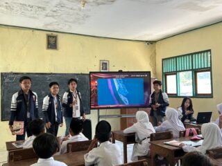 KKN-IDBU 04 UNDIP Gelar Program Multidisiplin 1 terkait Sistem Proteksi Dini pada Anak dan Perakitan Paper Craft Kapal Titanic di SD Negeri 1 Donosari